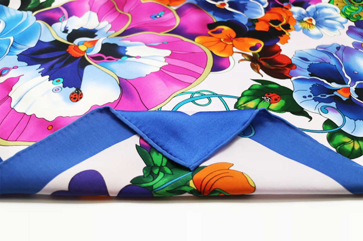 Butterfly Love Flower Women's Workplace 100% Mulberry Silk Scarf, 66x66CM Silk Square Scarf