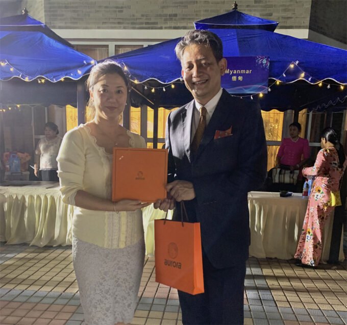 Mr. Dino, the Indonesian Ambassador to China, gave a thumbs up to the Aurora Silk Road platform! Aurora - tell a good Chinese story!