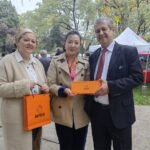 Mr. Hassan Rabezi, the newly appointed Ambassador of Algeria to China (pictured on the right), holds Aurora products and gives a thumbs up to the Aurora Silk Road platform!