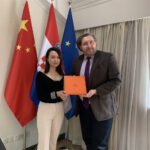 Mr. Dario Mihailin, Ambassador of Croatia to China, gave a thumbs up to Aurora, one of the top 500 Asian brands, on the Silk Road platform!