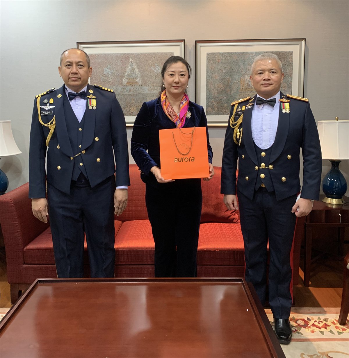 The Deputy Defense Attach é and Defense Attach é of the Thai Embassy in China praised the Aurora scarf platform together
