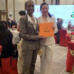 The newly appointed Ambassador of the Bahamas to China, Bethel, and the former Ambassador to China, Robert, respectively gave likes to Aurora scarves on the platform