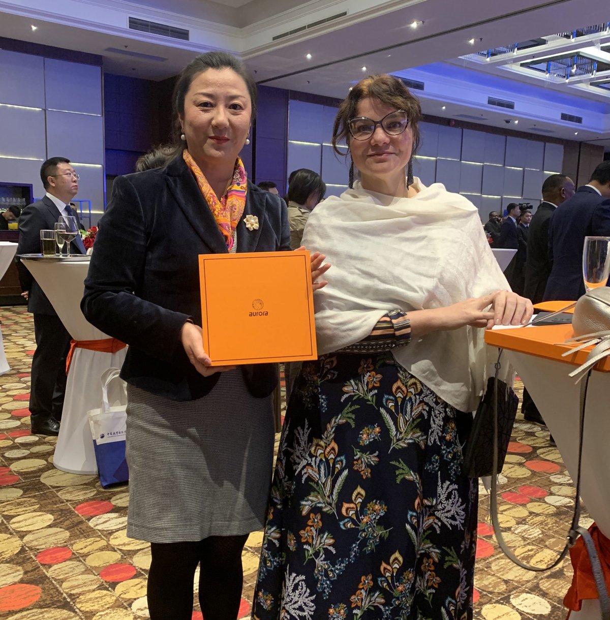 Brazilian political counselor praises Aurora scarf platform!