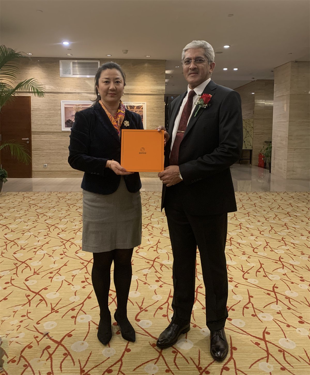 Mr. Bashedi, Ambassador of the South African Embassy in China, praised the Aurora scarf platform