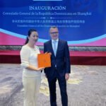 Mr. Gao Yifan, Deputy Consul General of the Swiss Consulate General in Shanghai, stands at the Aurora Silk National Ceremony platform