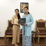 Kyrgyz Ambassador to China stands on Aurora platform: cultural and economic ties between China and Kyrgyzstan in scarves